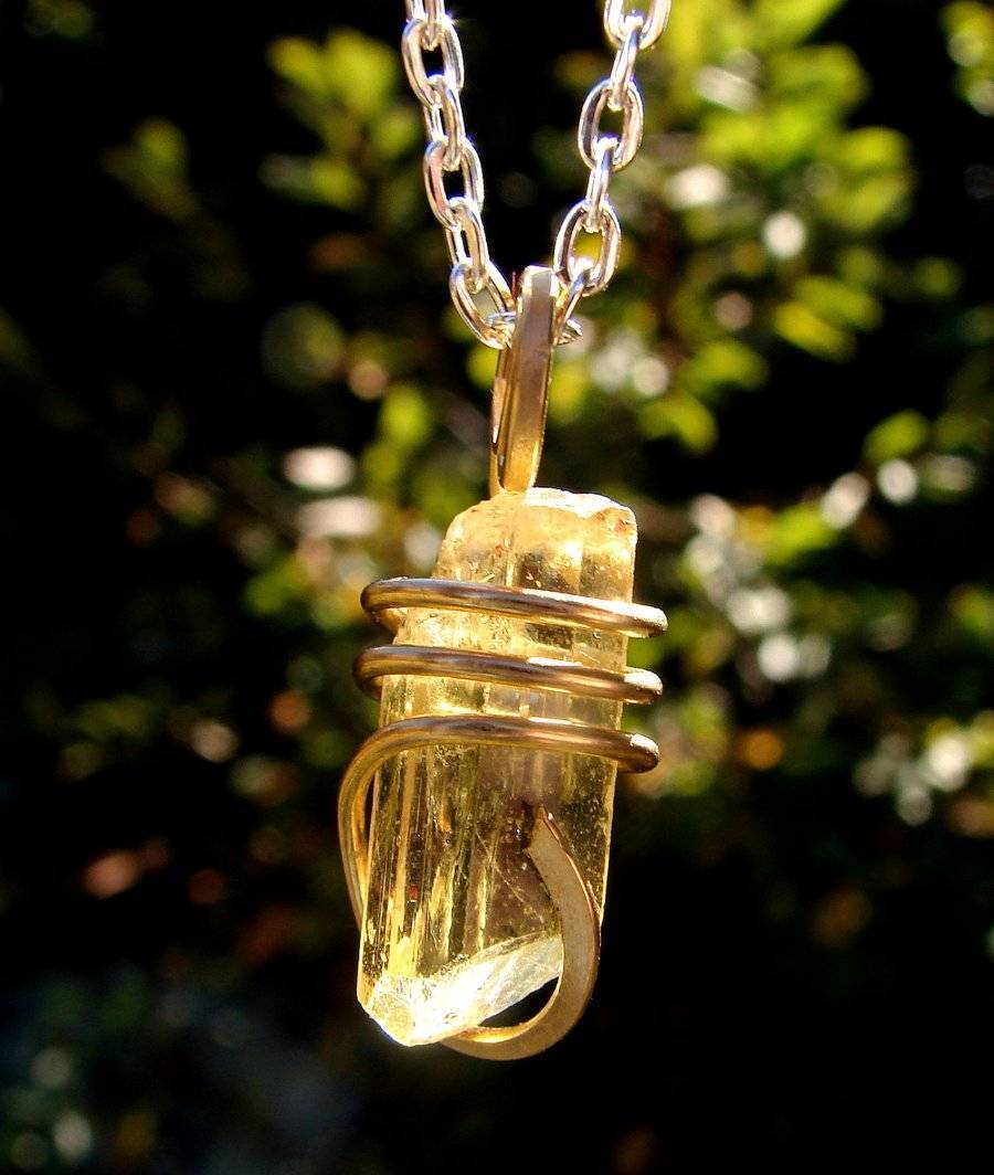 APATITE GREEN AURA CRYSTAL PENDANT MERLIN'S GOLD 35 BRONZE