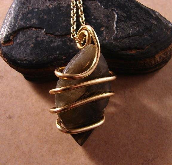 NORTHERN LIGHTS LABRADORITE CRYSTAL PENDANT MERLIN'S GOLD BRONZE #13
