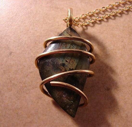 NORTHERN LIGHTS LABRADORITE PENDANT AMULET MERLIN'S GOLD BRONZE 18