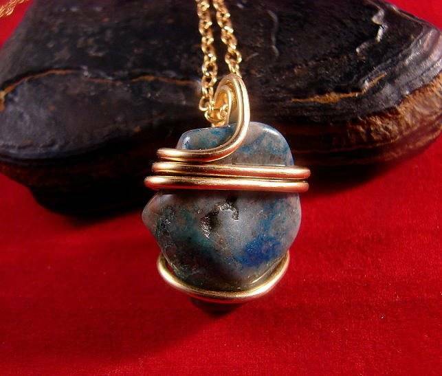 AJOITE PENDANT IN QUARTZ, SHATTUCKITE, CHRYSOCOLLA MERLIN'S GOLD #551