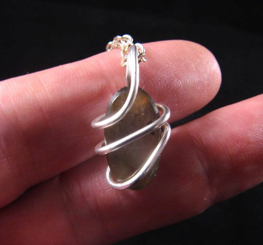NORTHERN LIGHTS LABRADORITE CRYSTAL PENDANT STERLING SILVER REIKI 302